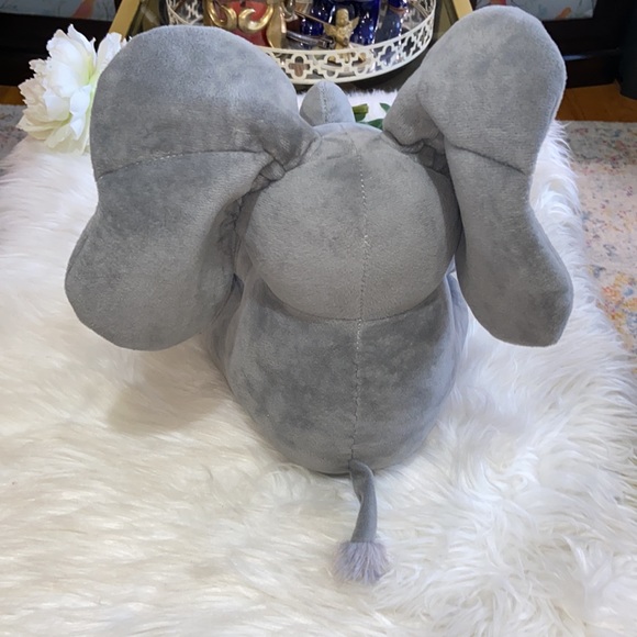 Flappy Ears Animated Elephant - Picture 6 of 17